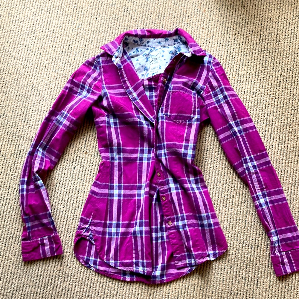 Pink purple fuchsia PLAIN button down shirt Girl Woman XS - tight at waist!